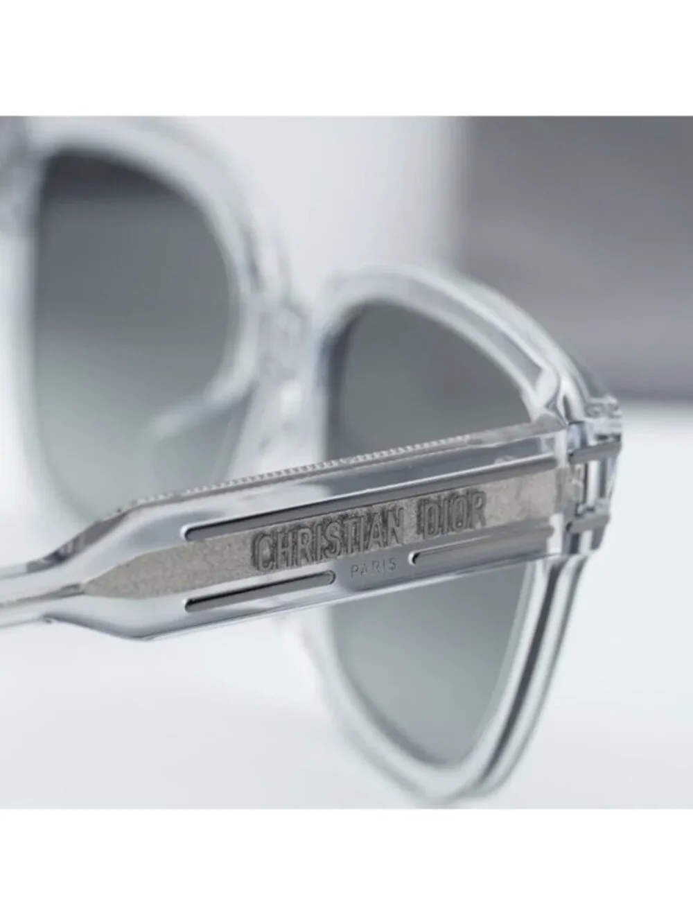 Dior DIORSIGNATURE S7F 45A1 Square Sunglasses - Transparent Grey